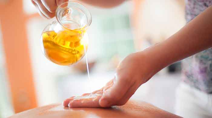 ماساژ آروماتراپی